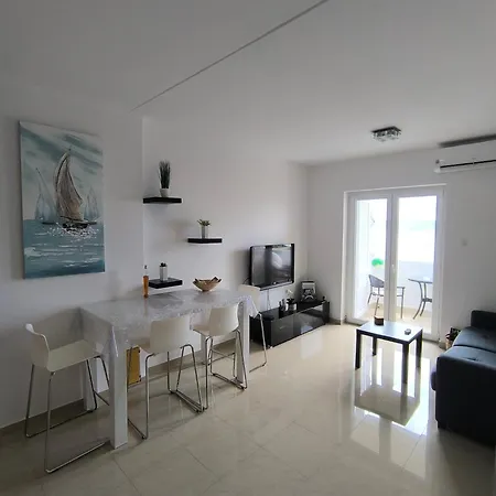 Studio Apartment Novi Vinodolski *