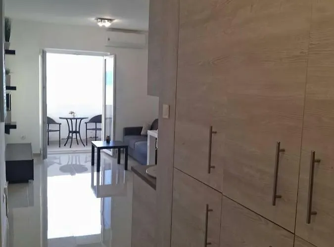 Studio Apartment Novi Vinodolski * Novi Vinodolski
