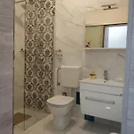 Studio Apartment Novi Vinodolski דירה *
