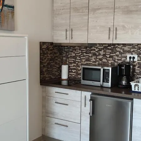 Studio Apartment Novi Vinodolski نوفي فينودولسكي